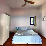Landhuis Alia's Sea View &