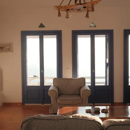 カントリーハウス Alia's Sea View & Apróvaton