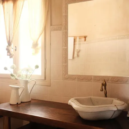 Alia's Sea View & Country house Aprovaton