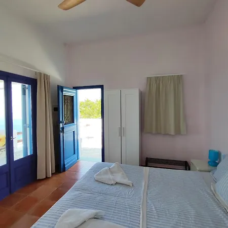 Летний дом Alia's Sea View & Aprovaton