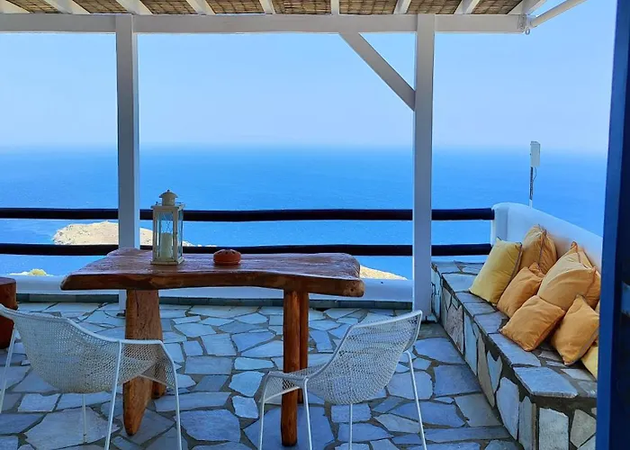 Alia's Sea View & Venkovský dům Aprovaton